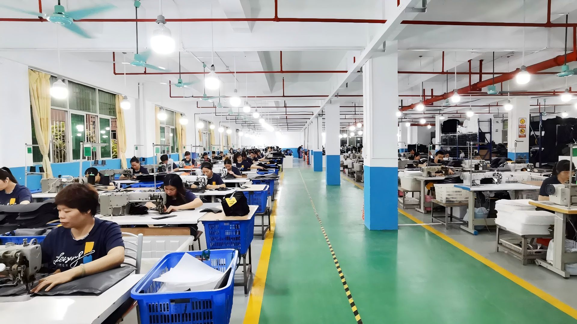 #ffffff
20 YEARS BAG MANUFACTURER
90+ brands partner